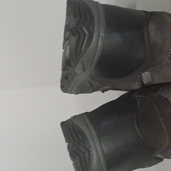 Khombu Men's Black and Gray waterproof  Boots, Sz 12, pre-owned excellent condit - Picture 9 of 9